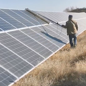 Panneaux solaires monocristallins avec nettoyeur et optimiseur solaires pour systèmes de toiture et de sol - Product Image 1