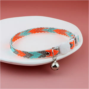 <span class=keywords><strong>Collier</strong></span> de promenade <span class=keywords><strong>pour</strong></span> <span class=keywords><strong>chat</strong></span> en polyester avec clochette, design de flèche fluorescente tricolore, <span class=keywords><strong>collier</strong></span> anti-étranglement, accessoires <span class=keywords><strong>pour</strong></span> animaux de compagnie - Product Image 2