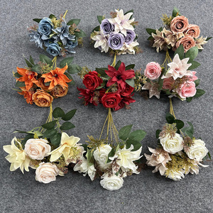 Bouquets de mariage en roses et lys artificiels, fleurs en soie réalistes, arrangements floraux faits à la main pour la décoration de mariage - Product Image 1