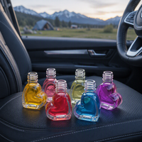Diffuseur de parfum moderne en verre liquide pour voiture, à suspendre au rétroviseur ou sur la grille d'aération, désodorisant multi-parfums pour l'intérieur de la voiture