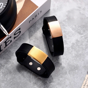 Pulsera de Identificación de Seguridad Ajustable e Impermeable de 18 mm de Ancho, Personalizable con Grabado, para Deportistas y Viajeros - Product Image 1