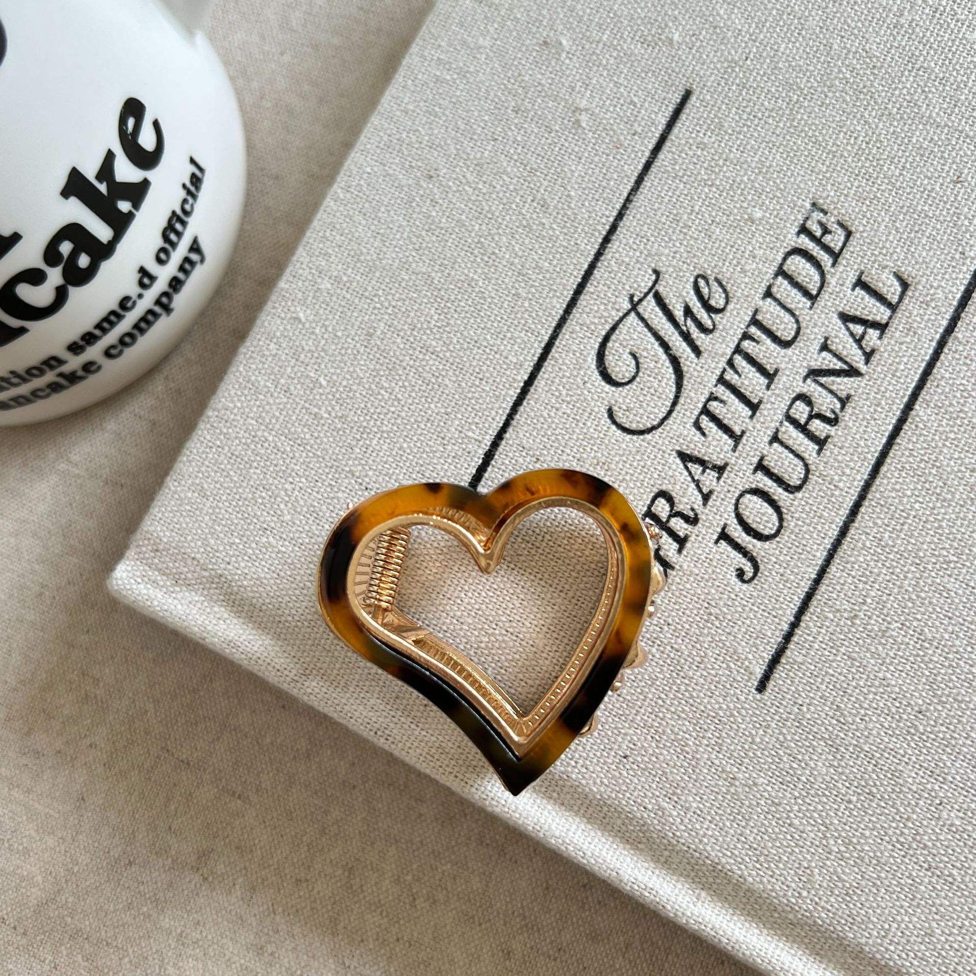 สีน้ำตาล