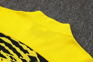 Оптовые футбольные куртки и спортивные костюмы из Таиланда: теплые, с длинными рукавами, для зимы, для улицы, комфортные, модные - Product Image 3