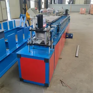 Automatische Rollform maschine aus perforiertem Stahlblech