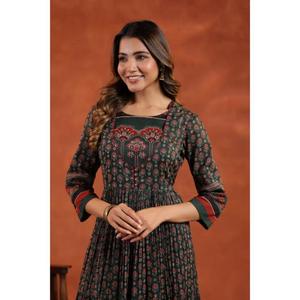 Último diseño de niñas Kurti en venta al por mayor nueva llegada mujeres alta calidad tela Suite hecho a mano puro algodón Kurta pantalón Dupatta - Product Image 6