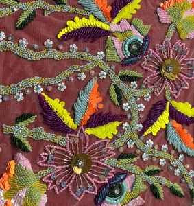 Finition scintillante de tissu de dentelle perlée de concepteur exquis orné de qualité supérieure pour la couture nuptiale et ethnique - Product Image 1