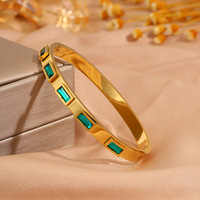 Bracelet manchette vintage en acier inoxydable plaqué or 18 carats avec zircon cubique vert taille baguette, résistant au ternissement, empilable, bijoux pour femme