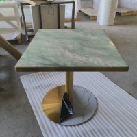 Ensemble de table à manger de luxe en marbre vert de 30 x 34 pouces, meubles de restaurant, chaises vertes