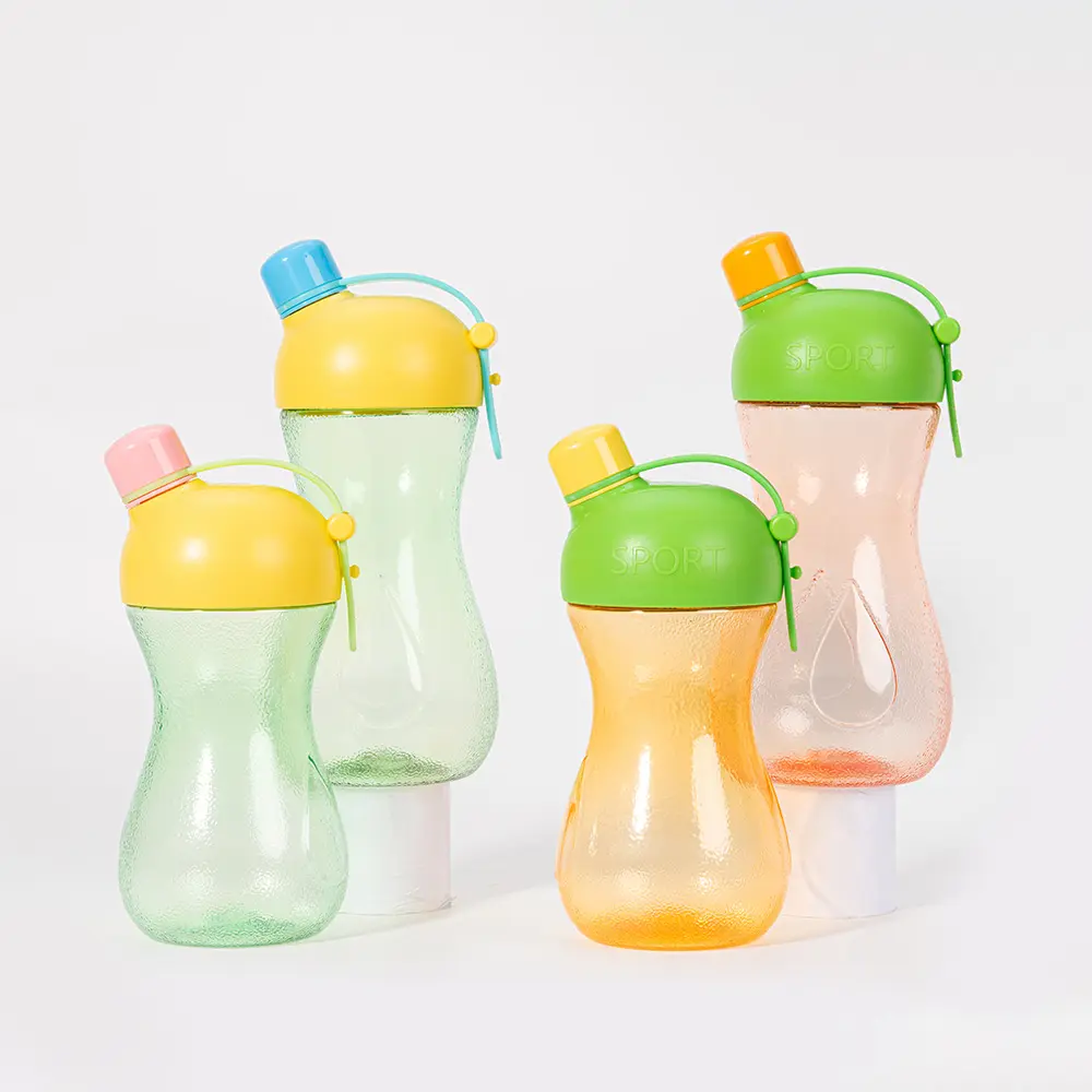 wholesale cute plastic 450ml 600ml transparent water bottle with handle