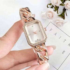 Reloj de cuarzo para mujer con caja de aleación y correa de acero inoxidable - Product Image 1