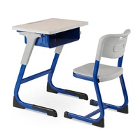 Ensemble de chaises et de bureau en plastique au design moderne de type C pour écoliers, meubles de salle de classe, vente en gros