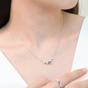 Collar con Colgante de Diamantes y Rubí Rojo Vivo Natural en Oro Blanco Sólido de 18K, Diseño Retro Exclusivo de Proveedor de Hong Kong, Regalo para Dama - Product Image 2