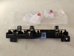 <span class=keywords><strong>Accessori</strong></span> <span class=keywords><strong>Originali</strong></span> Adatti per <span class=keywords><strong>BMW</strong></span> G80/M3 Staffa Laterale Grande Inferiore Sinistra Anteriore OEM: 51778069383 - Product Image 1