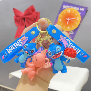 Porte-clés en PVC imprimé UV au design créatif de dessin animé et d'anime, style campus jeune, motif Stitch, mignon, pour fête costumée, pendentif unisexe - Product Image 2