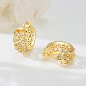 Nuevos aretes de aro con estampado retro, aretes originales de moda para chicas, ideas creativas para regalos - Product Image 3