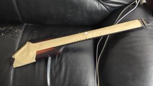 กีตาร์ไม้แบบไม่มีหัว Donner HUSHI เสียงนุ่มนวล พกพาสะดวก เหมาะสำหรับผู้เริ่มต้น พร้อมเอฟเฟกต์ปิดเสียง กีตาร์โฟล์ค - Product Image 3