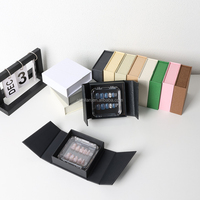 Boîte d'emballage de luxe personnalisée pour faux ongles magnétiques, fabriquée à la main à Milan, avec laminage mat et gaufrage