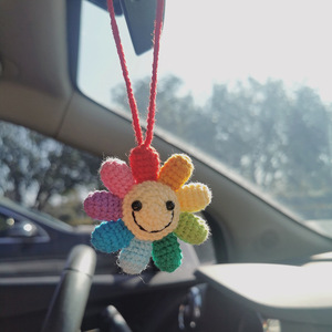Colgante de Coche de Flores Tejidas a Crochet Hecho a Mano, Decoración Interior de Poliéster, Accesorio para Espejo Retrovisor, Estilo Moderno, Producto Terminado - Product Image 4
