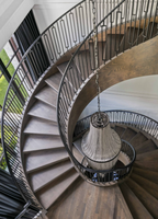 Solution d'escalier circulaire haut de gamme et peu encombrante avec marches en bois dur naturel pour duplex – Escalier en colimaçon en bois