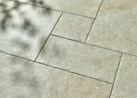 Carrelages de sol en porcelaine de pierre de chaux couleur beige différentes tailles mélanger les carreaux de céramique coupés en croix carreaux de surface mate