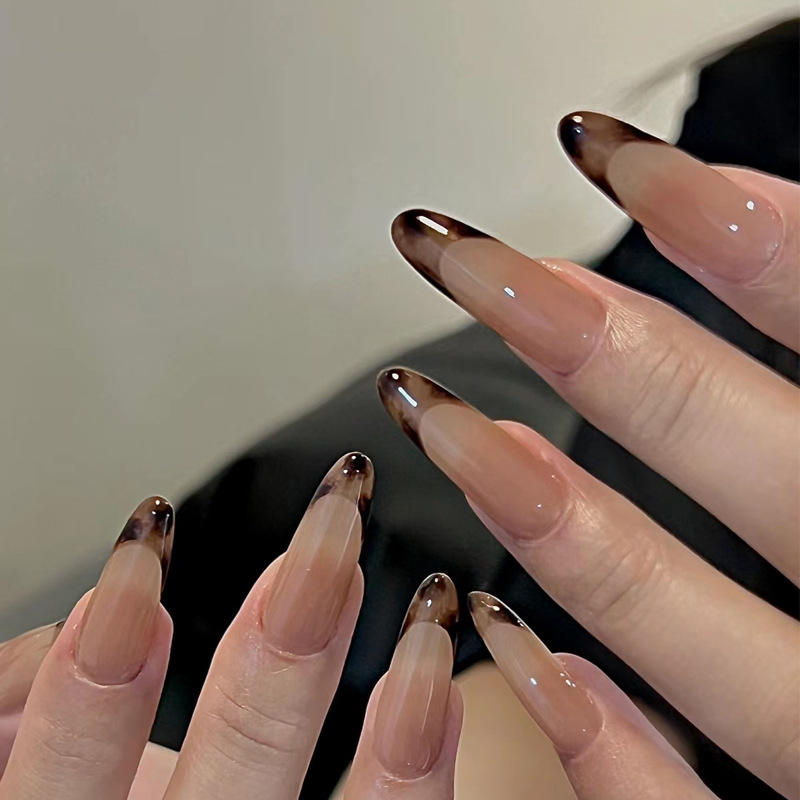 BY1832 Jade Swallow Embraces