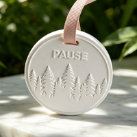 Diffuseur de parfum suspendu en céramique blanche fait main avec logo personnalisé Finru, OEM, pour la maison, longue durée, pour armoire, vente en gros