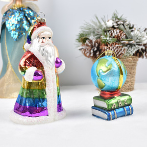 Vrolijke Kerst Eco-vriendelijke Handgemaakte Glazen Handgeschilderde Huisvormige Heteluchtballon Globe Regenboogkleurige Hangende Kerstman - Product Image 5