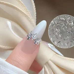 แถบคริสตัลตกแต่งเล็บแบบสะท้อนแสงสีเงิน 50 ชิ้น แถบบางสำหรับตกแต่งเล็บ DIY อุปกรณ์ตกแต่งเล็บ - Product Image 2