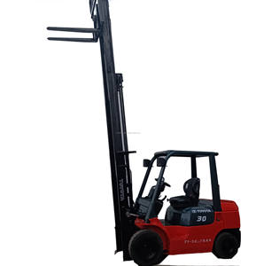 Chariot élévateur diesel d'occasion 3 tonnes, 3 mètres, trois mâts, modèle 2023, transmission 4x4, garantie 1 an - Product Image 1