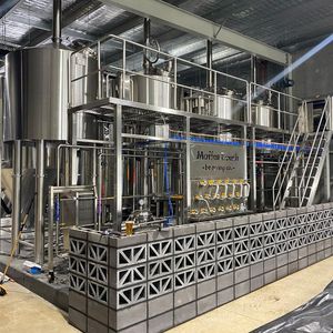 Equipo de elaboración de cerveza micro industrial, 2000l, 4 recipientes, calentado a vapor, automático, comercial, a la venta, micro cervecería