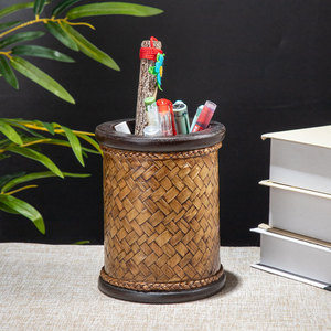 Porte-stylo thaïlandais en bois massif, boîte de rangement ronde de style vintage pour bureau et maison - Product Image 1