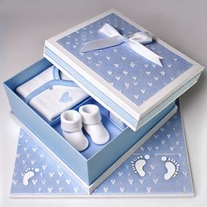 Boîte cadeau de baptême pour nouveau-né avec logo personnalisé, emballage biodégradable avec couvercle et base, boîte en papier pour vêtements et chaussettes de bébé, cadeau de fête prénatale - Product Image 1