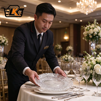 Assiette décorative transparente en verre texturé radial OEM ODM de 13 pouces pour hôtel, restaurant, banquet, mariage, dîner