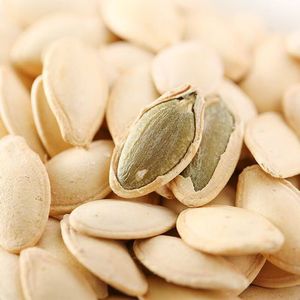 GMO <span class=keywords><strong>di</strong></span> <span class=keywords><strong>semi</strong></span> <span class=keywords><strong>di</strong></span> <span class=keywords><strong>zucca</strong></span> crudi con gusci secchi merendine mucchi <span class=keywords><strong>di</strong></span> Kernel - Product Image 6