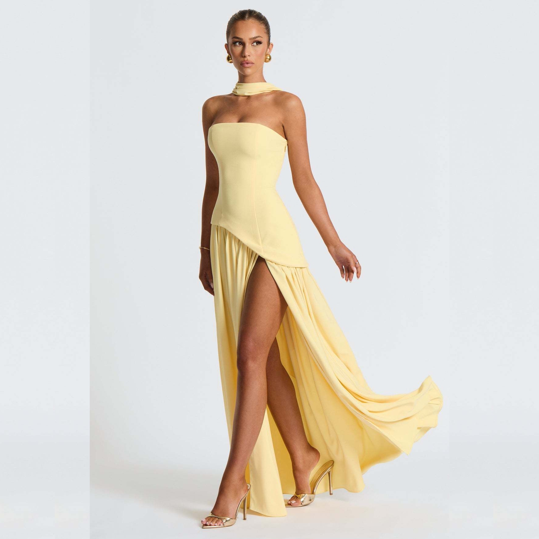 Chic Styles and Comfort in front cut out maxi dress for Trendy Women