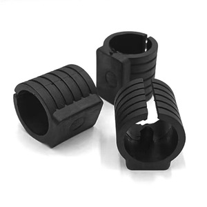 Abrazadera de plástico en forma de U Shih Hung, negra, con adhesivo, base plana, para patas de silla, antideslizante, para patas de taburete - Product Image 1