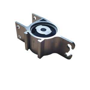 OEM 2463330200 Auto Repuestos Buje de brazo de control para suspensión delantera inferior derecha para <span class=keywords><strong>Mercedes</strong></span> Benz W246 W176 Brazos de control - Product Image 4