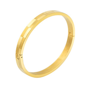 สร้อยข้อมือไทเทเนียมชุบทองสไตล์ยุโรปอเมริกันลายเรขาคณิต เครื่องประดับแฟชั่นผู้หญิง ฤดูร้อน 2022 - Product Image 5