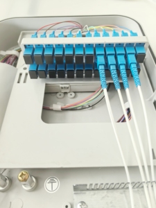 24 lõi treo tường <span class=keywords><strong>FTTH</strong></span> sợi quang phân phối hộp SC giao diện công suất cao kỹ thuật Nhựa ABS bảo hành 3 năm - Product Image 4