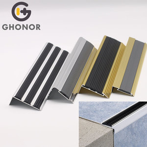 Profil de marche en aluminium courbé antidérapant en <span class=keywords><strong>PVC</strong></span> caoutchouc en forme de L, bande antidérapante <span class=keywords><strong>pour</strong></span> marche, profil de marche en céramique, garniture métallique, marche d'<span class=keywords><strong>escalier</strong></span> - Product Image 1
