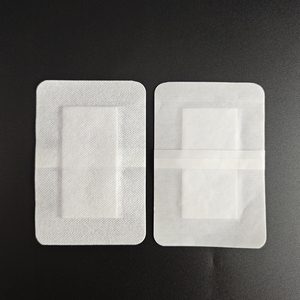 Medicazione chirurgica autoadesiva a isola in tessuto morbido Non tessuto con tampone alto assorbente Non aderente per la cura della ferita - Product Image 5