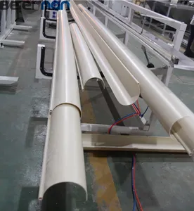 UPVC mưa máng xối dây chuyền sản xuất/PVC nửa-vòng hình dạng nước máng xối hồ sơ máy làm