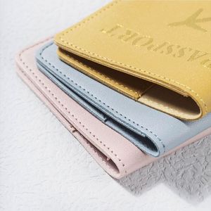 Set de Regalo de Lujo: Etiqueta de Equipaje de Cuero con Diseño Grabado Personalizado y Porta Pasaportes - Product Image 5