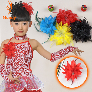 Clip Floral de Plumas Suaves para Atuendos de Actuación, Idea de Regalo para Celebraciones Festivas, para Invitados de Boda, Fiestas y Eventos Especiales - Product Image 1