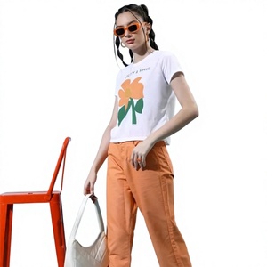 Camiseta Exclusiva para Mujer con Estampado Moderno, Diseño Gráfico, Algodón Jersey, Manga Corta, Informal, Venta al Por Mayor de Fábrica OEM - Product Image 1