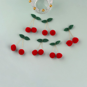 Bordure en pompons de cerisier non tissés avec fil doré pour pinces à cheveux, accessoires vestimentaires, ornements décoratifs Printemps 2024 Yiwu - Product Image 1