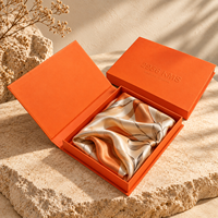 Boîte magnétique en carton dur style livre terracotta avec sac cadeau en papier recyclable, ensemble d'emballage de luxe pour vêtements destiné aux boutiques