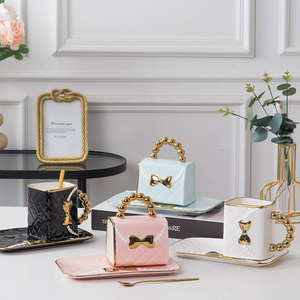 Ensemble de tasses à café en porcelaine rétro faites à la main en forme de nœud, avec plateau et cuillère, motif rustique japonais, luxe léger haut de gamme, compatible lave-vaisselle/micro-ondes - Product Image 1