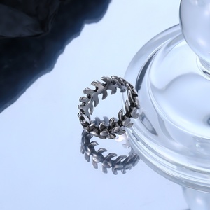 VAF 빈티지 무광 척추 디자인 스테인리스 반지 남성용 - Product Image 2