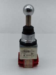 Nouveau et original 9001K31 <span class=keywords><strong>SERK</strong></span> Contrôleur joystick 2 positions avec bloc de contact en stock dans l'entrepôt - Product Image 1